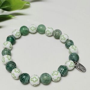 Chic Green and White Beaded Bracelet